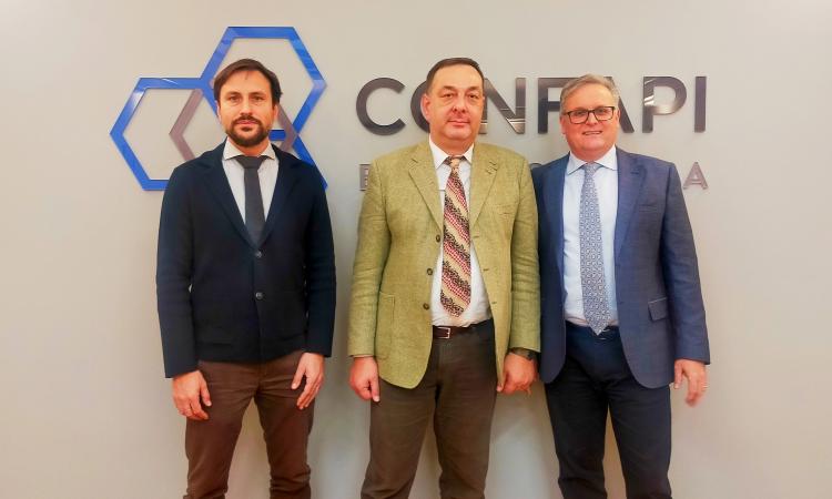 COMPLIANCE DOGANALE: LE REGOLE PER IMPOSTARE IN AZIENDA  UN’EFFICACE GESTIONE DEL RISCHIO Il webinar di Confapi Brescia con la partecipazione dell’Agenzia delle Accise Dogane e Monopoli Ufficio di Brescia