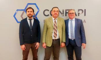 COMPLIANCE DOGANALE: LE REGOLE PER IMPOSTARE IN AZIENDA  UN’EFFICACE GESTIONE DEL RISCHIO Il webinar di Confapi Brescia con la partecipazione dell’Agenzia delle Accise Dogane e Monopoli Ufficio di Brescia