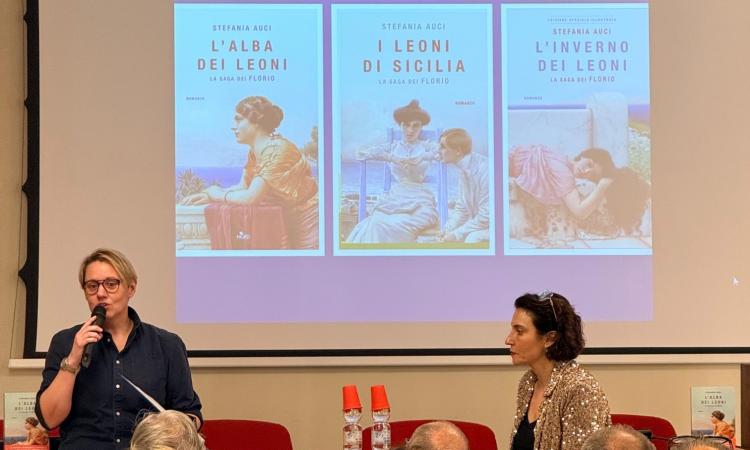 Stefania Auci a Lecco: “Le saghe famigliari sono la storia di un territorio”